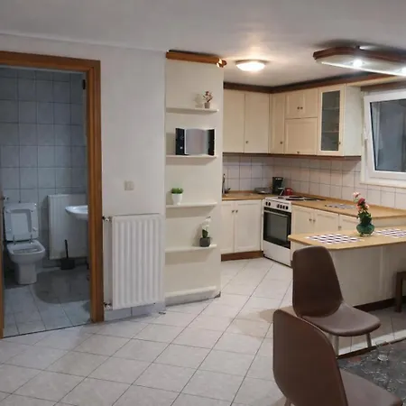 Ntolos House Old Town شقة