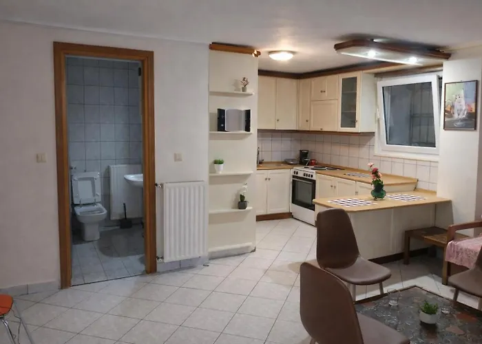 Ntolos House Old Town شقة