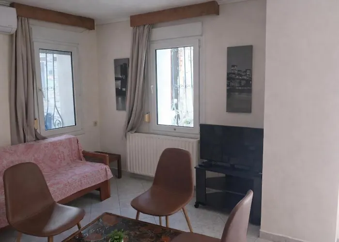 Ntolos House Old Town شقة